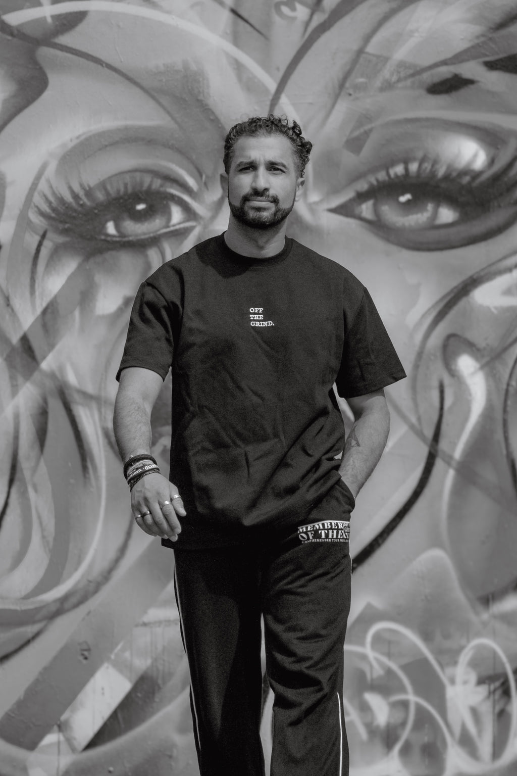 Essential Jogging zwart