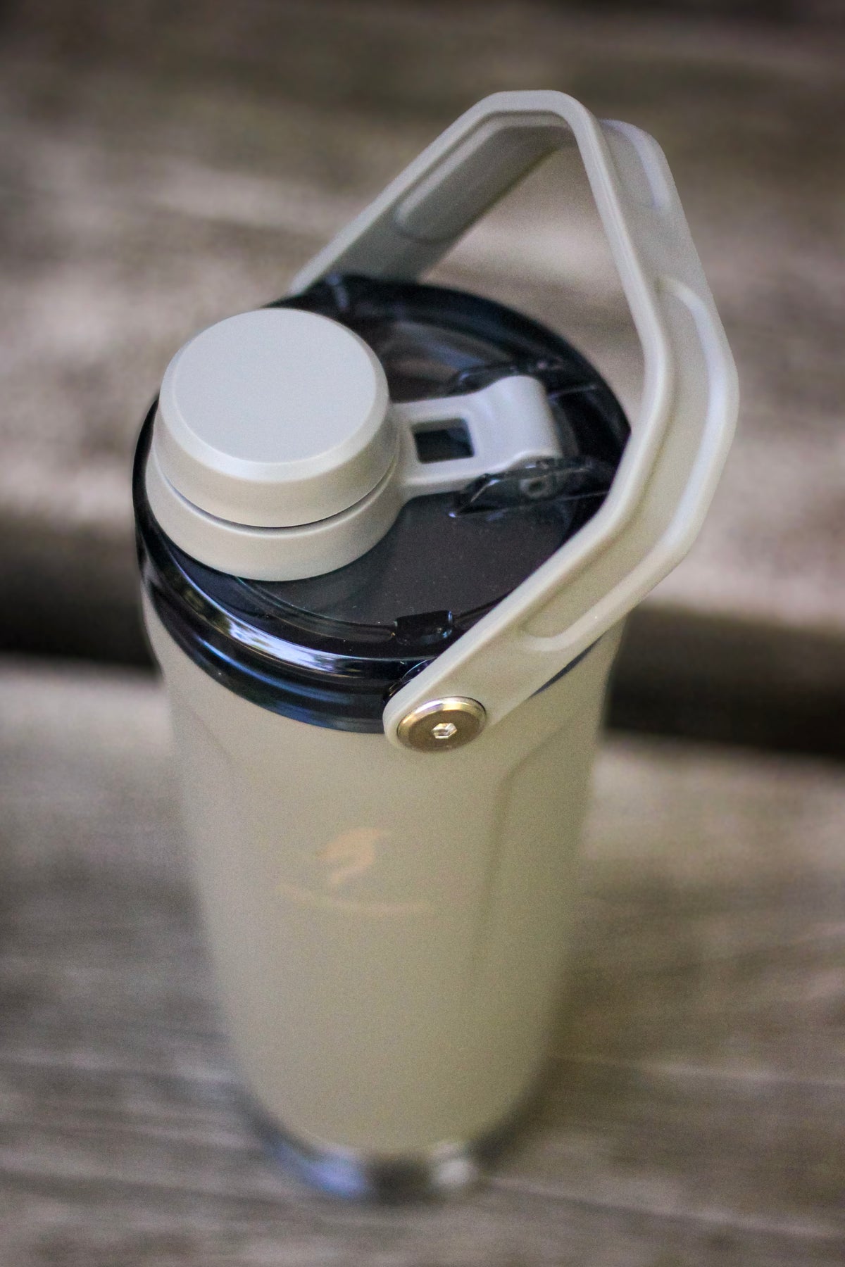 Off The Grind Utility Shaker - Gray